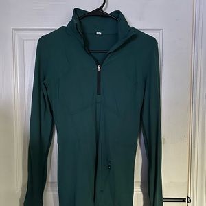 LULULEMON SIZE 6 GREEN FITTED QUARTERZIP